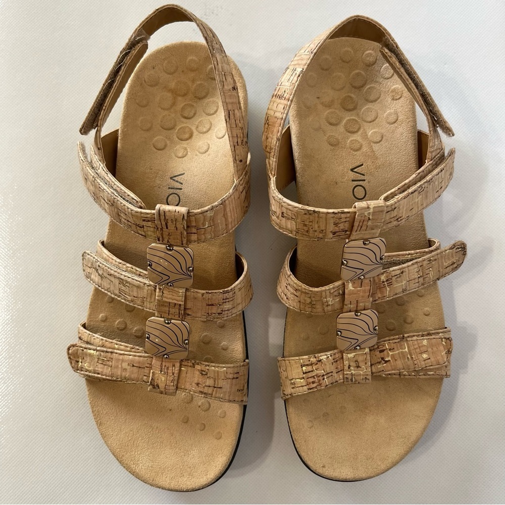Vionic Amber Tan Walking Sandals